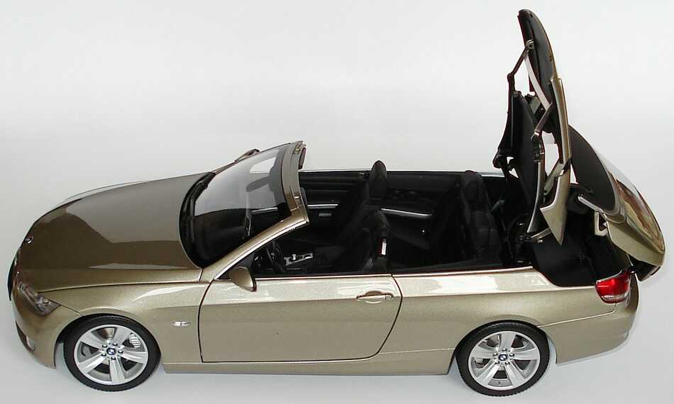 Miniature BMW Série 3 Cabriolet E93 – Édition Collector 1:18