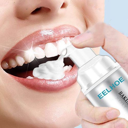 Mousse Nettoyante Et Blanchissante Pour Les Dents.
