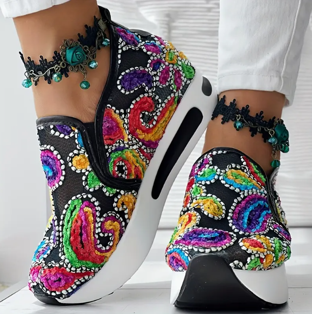 Baskets aux couleurs vives pour femmes.