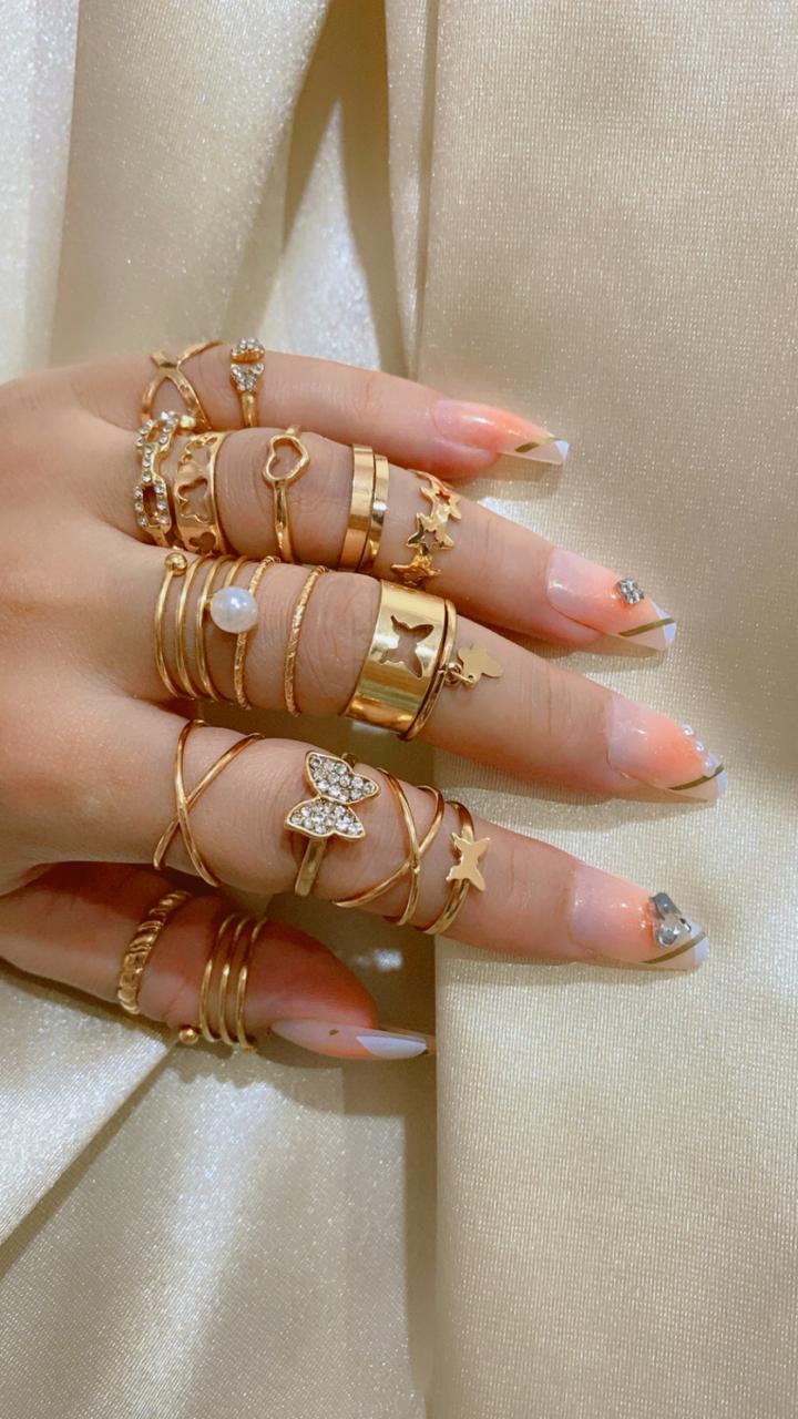 Une magnifique collection de bagues en or modernes