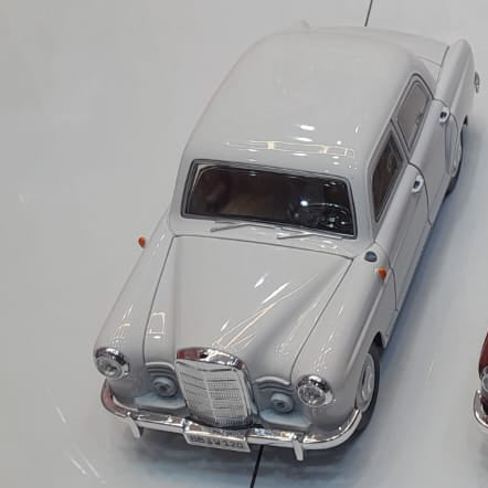 Mercedes-Benz Ponton (Type 180) – Modèle de Collection en Alliage Métal.