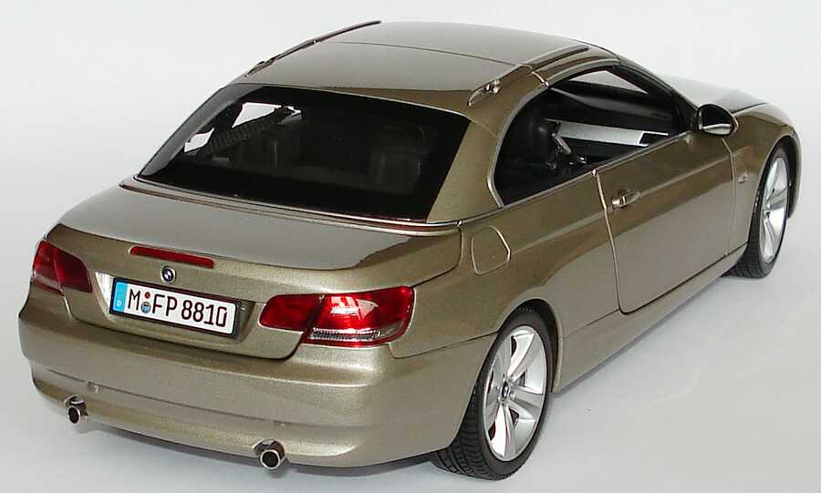 Miniature BMW Série 3 Cabriolet E93 – Édition Collector 1:18