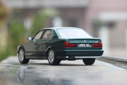 BMW M5 E34 1/18 – L’Âme d’une Légende.