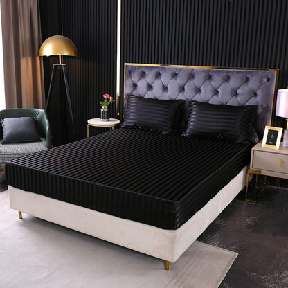 Draps de lit et taies d'oreiller en fibre froide pour lit double.