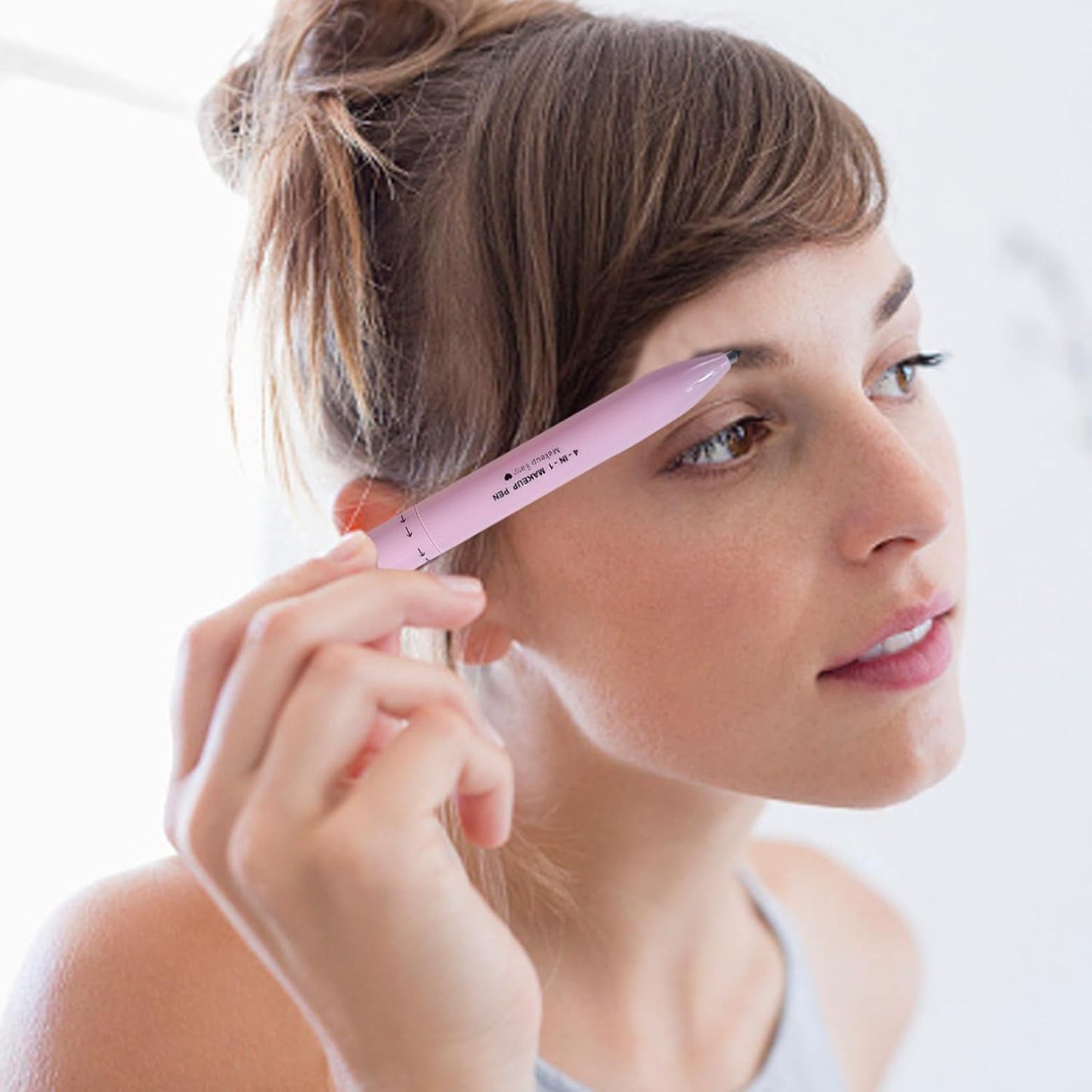 Crayon de maquillage pour les yeux 4 en 1, crayon à sourcils imperméable, longue durée.