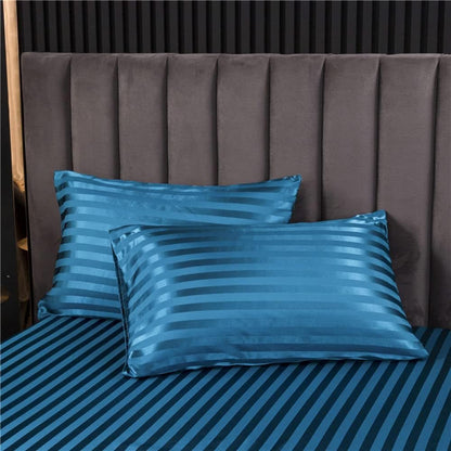 Draps de lit et taies d'oreiller en fibre froide pour lit double.