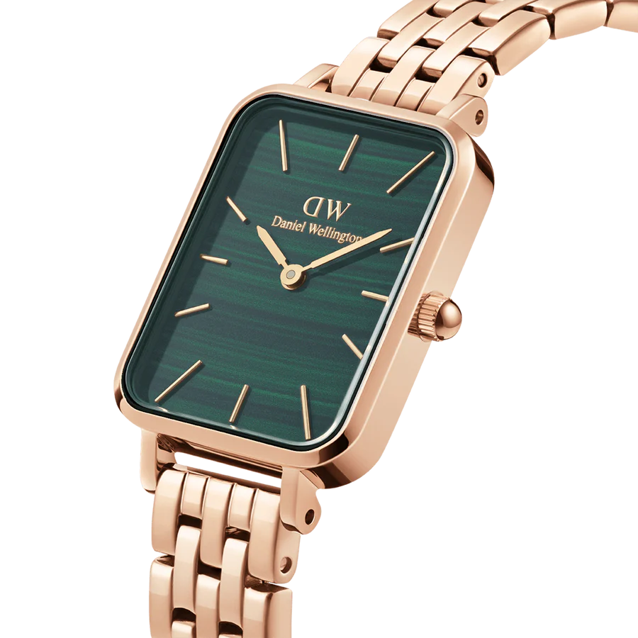 Belle montre pour femme élégante