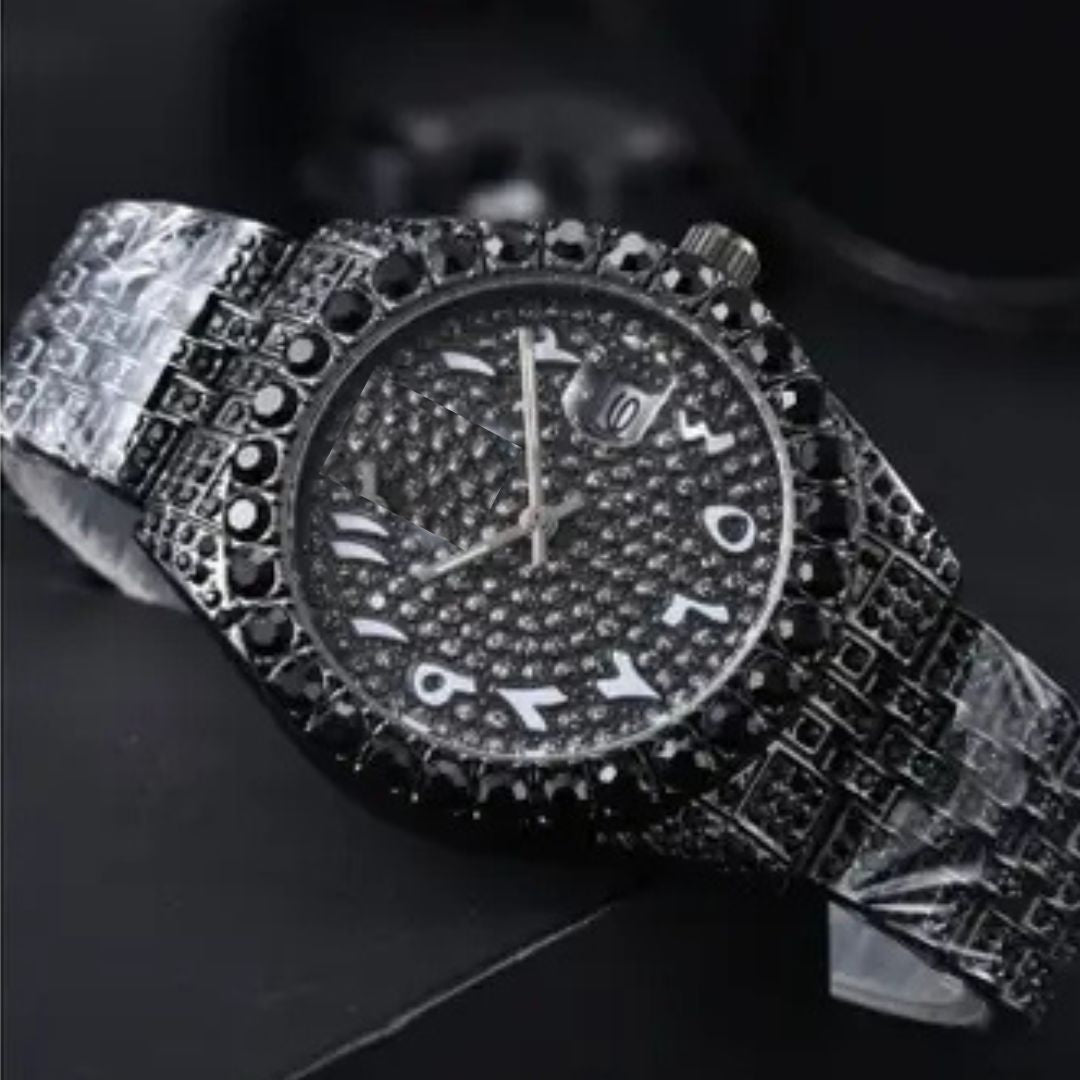 Montre noire “full strass” pour homme.