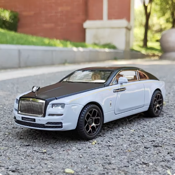 Model Rolls-Royce Phantom Die-cast 1:32 .