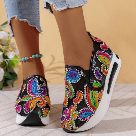 Baskets aux couleurs vives pour femmes.