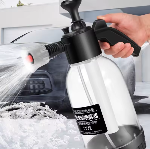 Pulvérisateur de mousse à pompe manuelle.