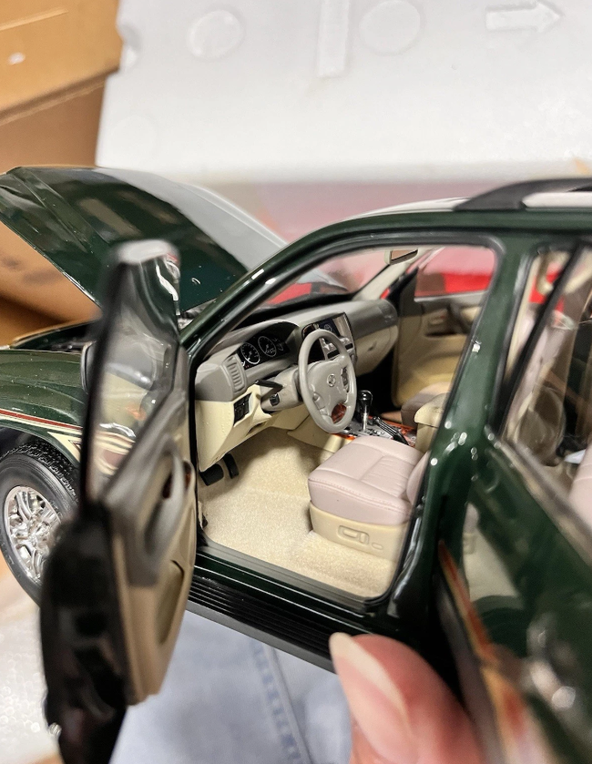 Modèle de voiture Land Cruiser LC100.