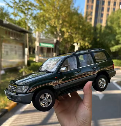Modèle de voiture Land Cruiser LC100.
