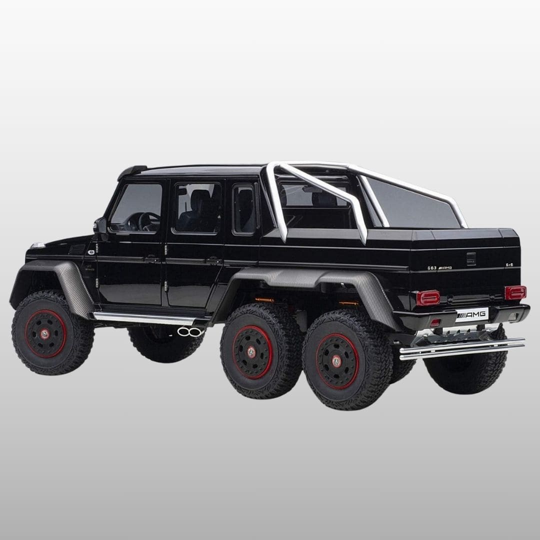 Réplique à l'échelle 1/18 du Mercedes-Benz G63 AMG 6x6.