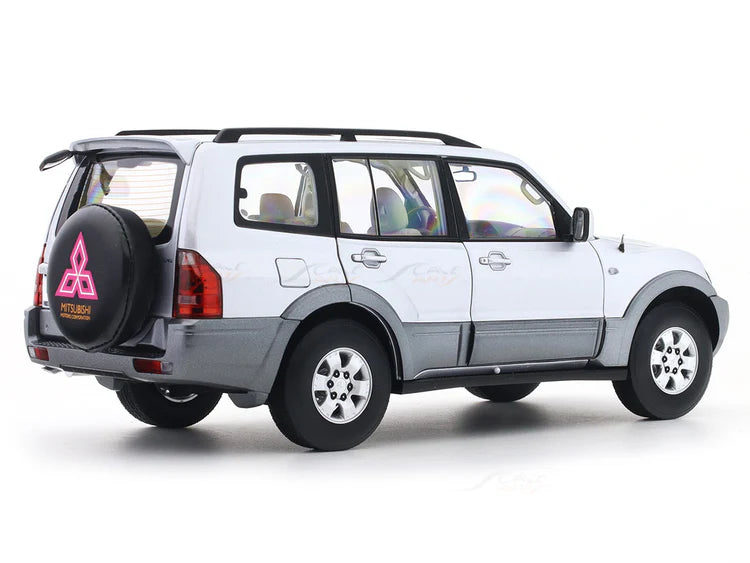 Mitsubishi PAJERO V73 – Miniature 1:18.