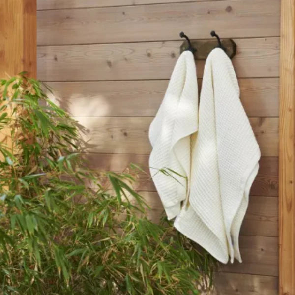 Pack exclusive de 5 serviettes de bain multi-usages.