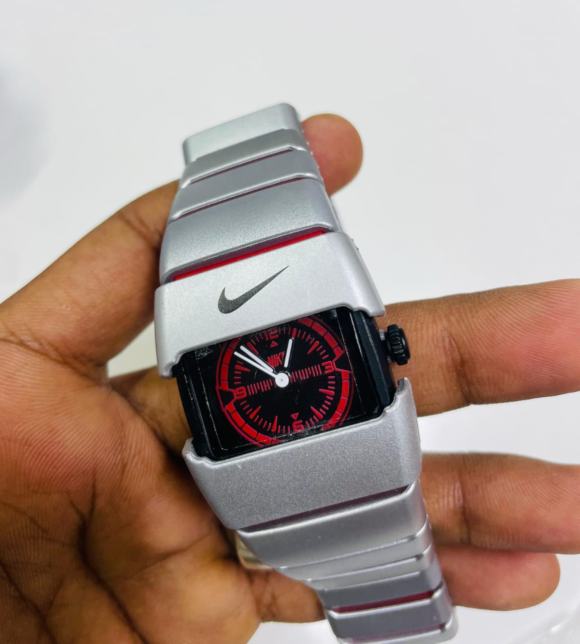 Montre Nike Style Sport & Élégance.