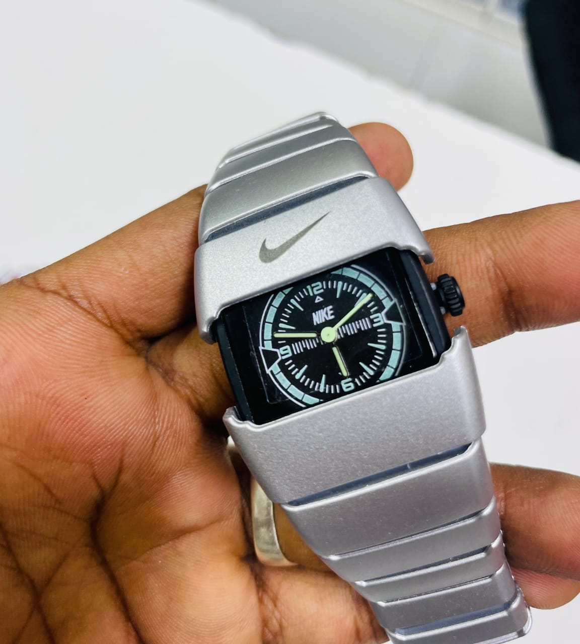 Montre Nike Style Sport & Élégance.