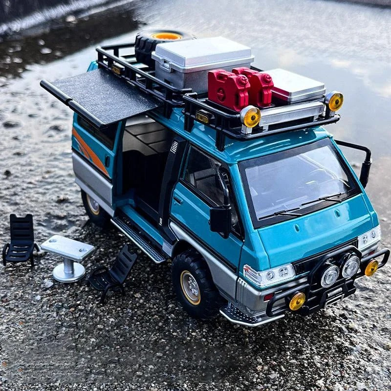 🚙 Miniature Mitsubishi Delica 1:24