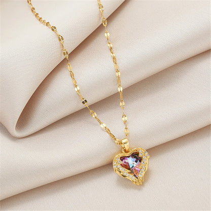 Collier de luxe en cristal cœur d'océan pour femme.
