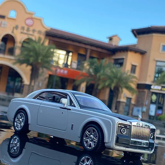 Miniature Rolls-Royce Sweptail 1:24.