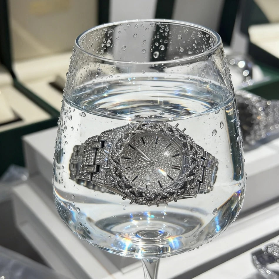 Montre Homme “Ice King” – Full Strass, Lumineuse & Étanche.