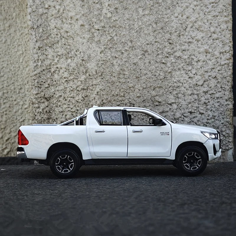 Toyota Hilux Miniature – La robustesse légendaire en version miniature 🚙🔥