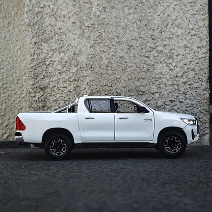 Toyota Hilux Miniature – La robustesse légendaire en version miniature 🚙🔥