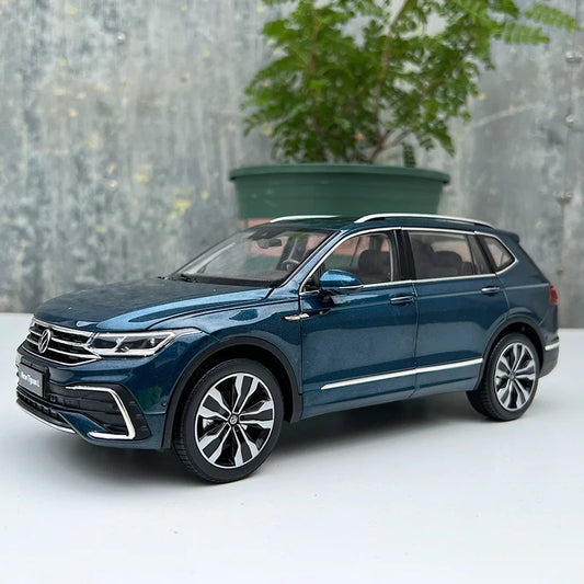 Modèle à l'échelle 1:18 du Tiguan L SUV.