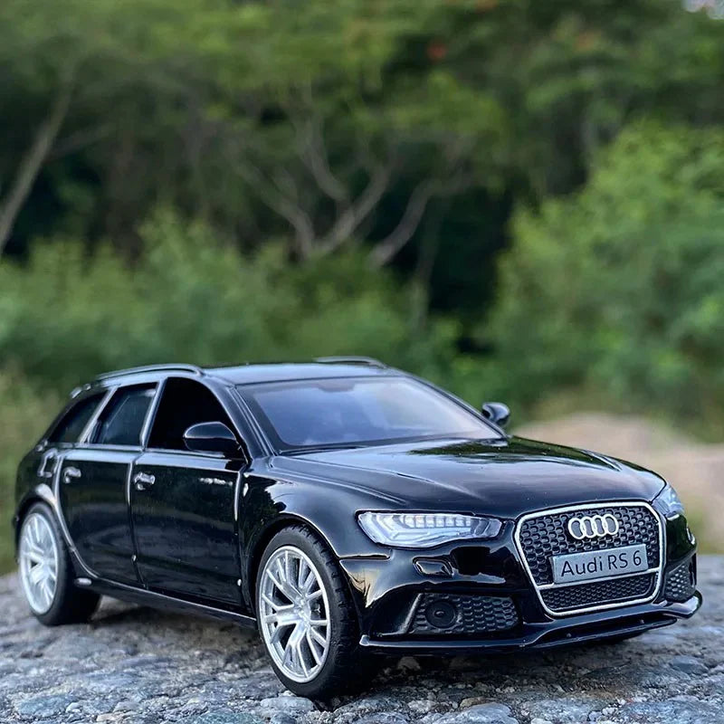 Miniature Audi RS6 Avant 1:18.