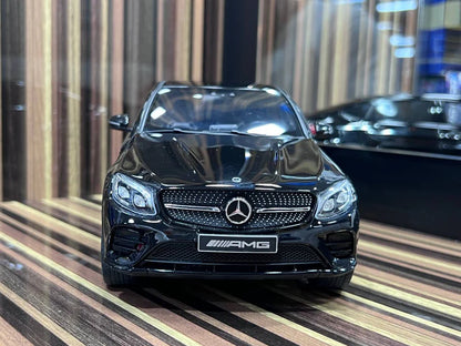 1:18 Miniature Mercedes-Benz AMG GLC 43.