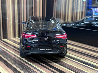 1:18 Miniature Mercedes-Benz AMG GLC 43.