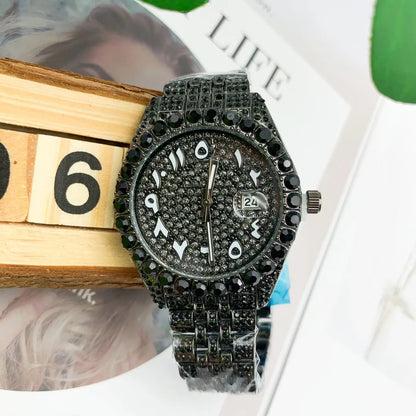 Montre noire “full strass” pour homme.