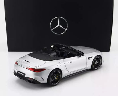 Voiture miniature au 1/18 SL 63 AMG R232.