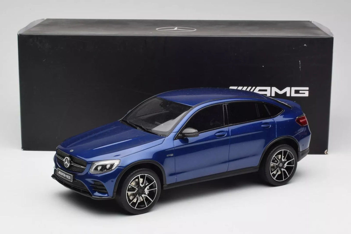1:18 Miniature Mercedes-Benz AMG GLC 43.