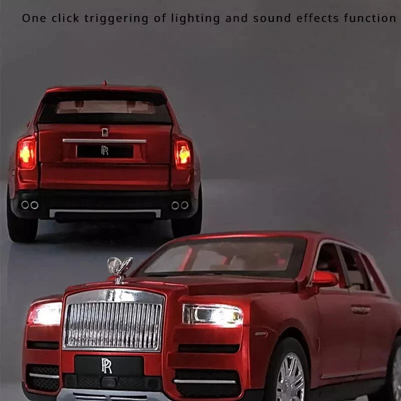Réplique à l'échelle 1:24 du Rolls-Royce Cullinan avec son, lumières et rétrofriction.