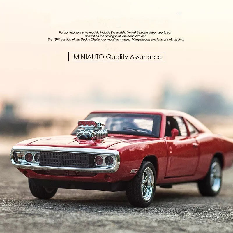 Modèle de voiture à l'échelle 1:32 de la série Dodge Challenger Fast and Furious 7.