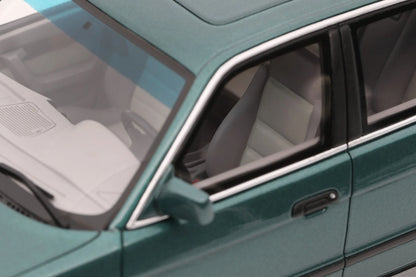 BMW M5 E34 1/18 – L’Âme d’une Légende.