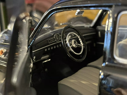 Mercedes-Benz Ponton (Type 180) – Modèle de Collection en Alliage Métal.