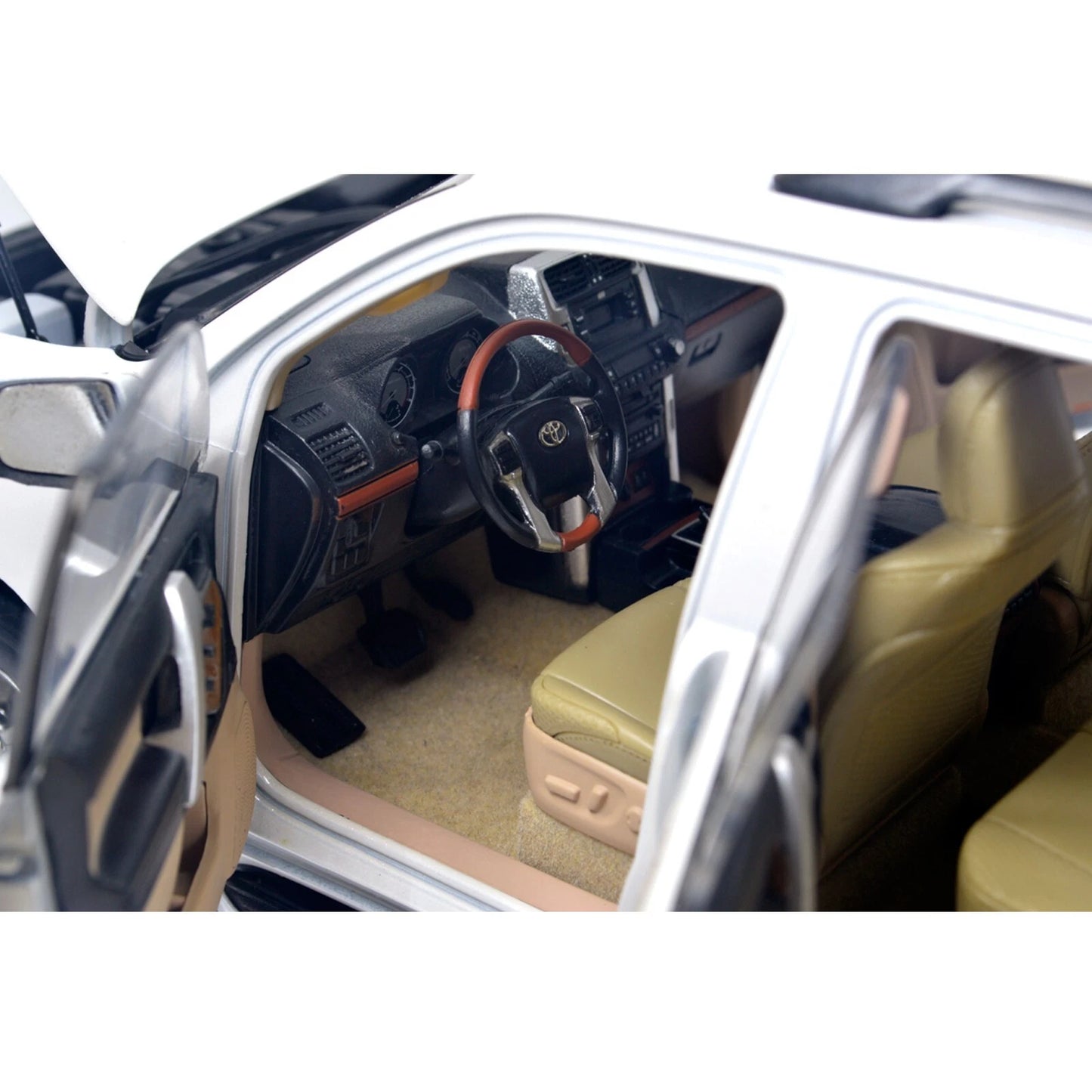 🚙 Miniature Toyota Land Cruiser Prado 1:18