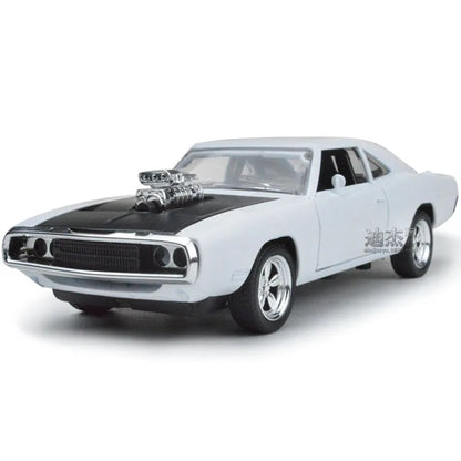 Modèle de voiture à l'échelle 1:32 de la série Dodge Challenger Fast and Furious 7.