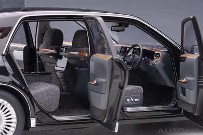 🖤 Toyota Century 1:18 – L’élégance japonaise miniaturisée.